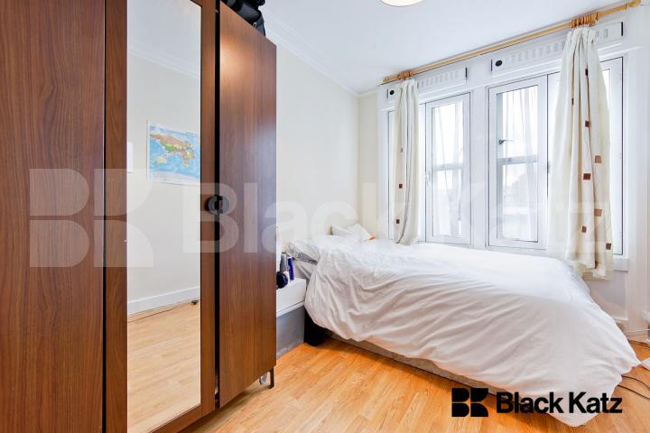 Stunning Communal Roof Terrace With Views Of The City Waleran Flats Old Kent Road, Borough